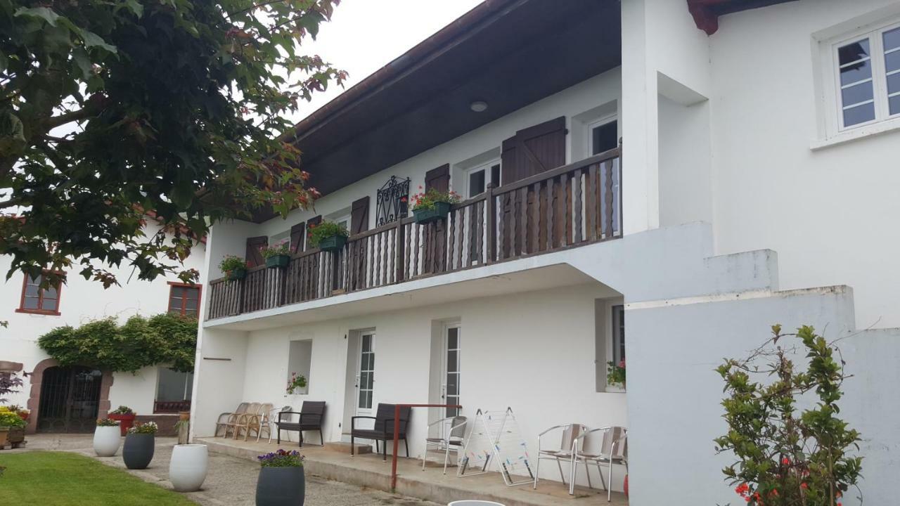 Ferme Ithurburia Saint-Michel  Zewnętrze zdjęcie